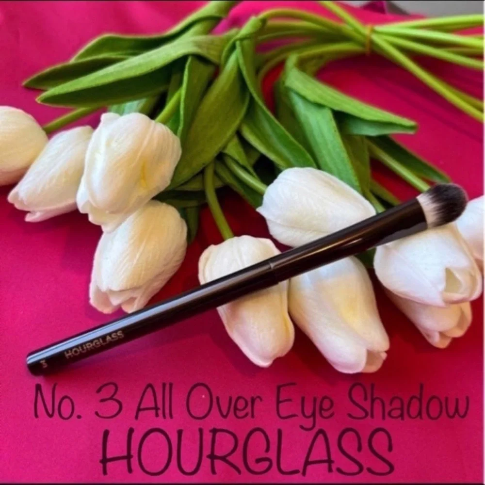 HOURGLASS No. 3 All Over Shadow Brush    ~NEW~